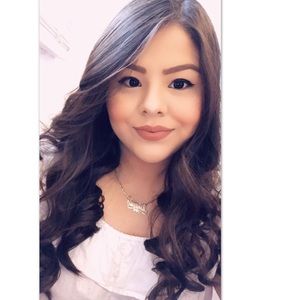 Meet your Posher, Monique